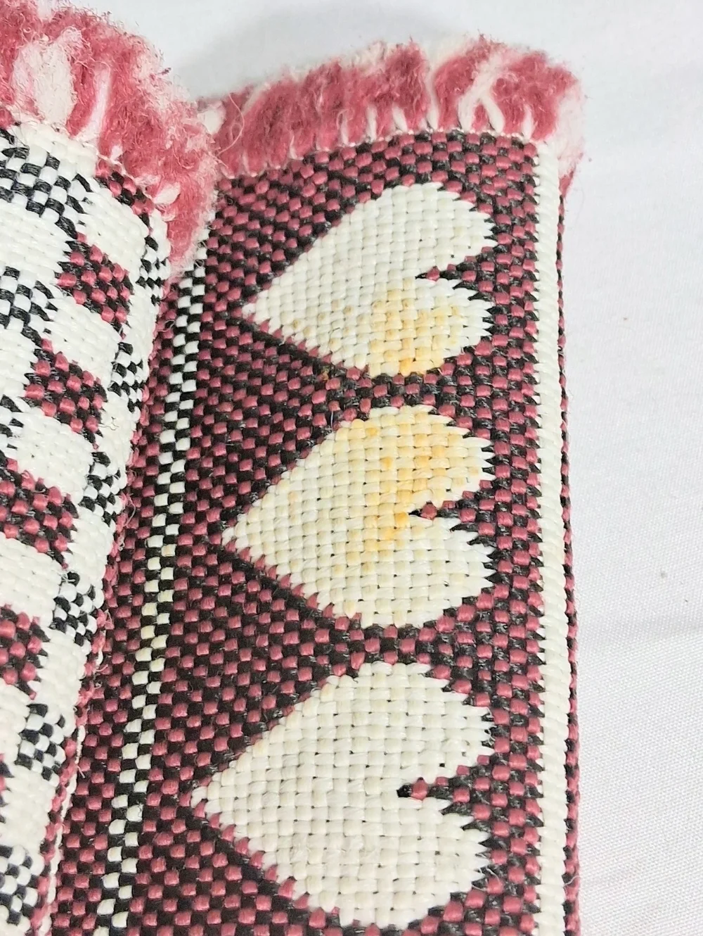 Charming 12 X 74 Apples And Hearts Farmhouse/ Cottagecore Table Runner